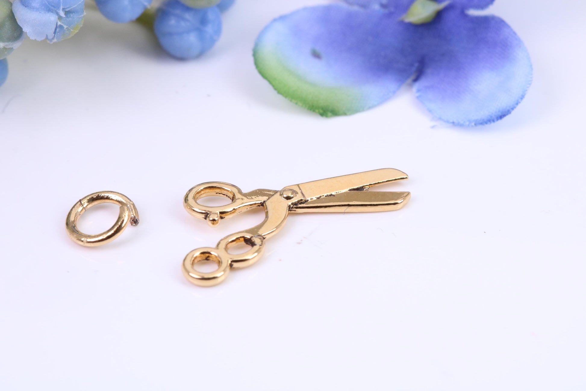 Scissor Charm, Traditional Charm, Made from Solid Cast Yellow Gold, British Hallmarked
