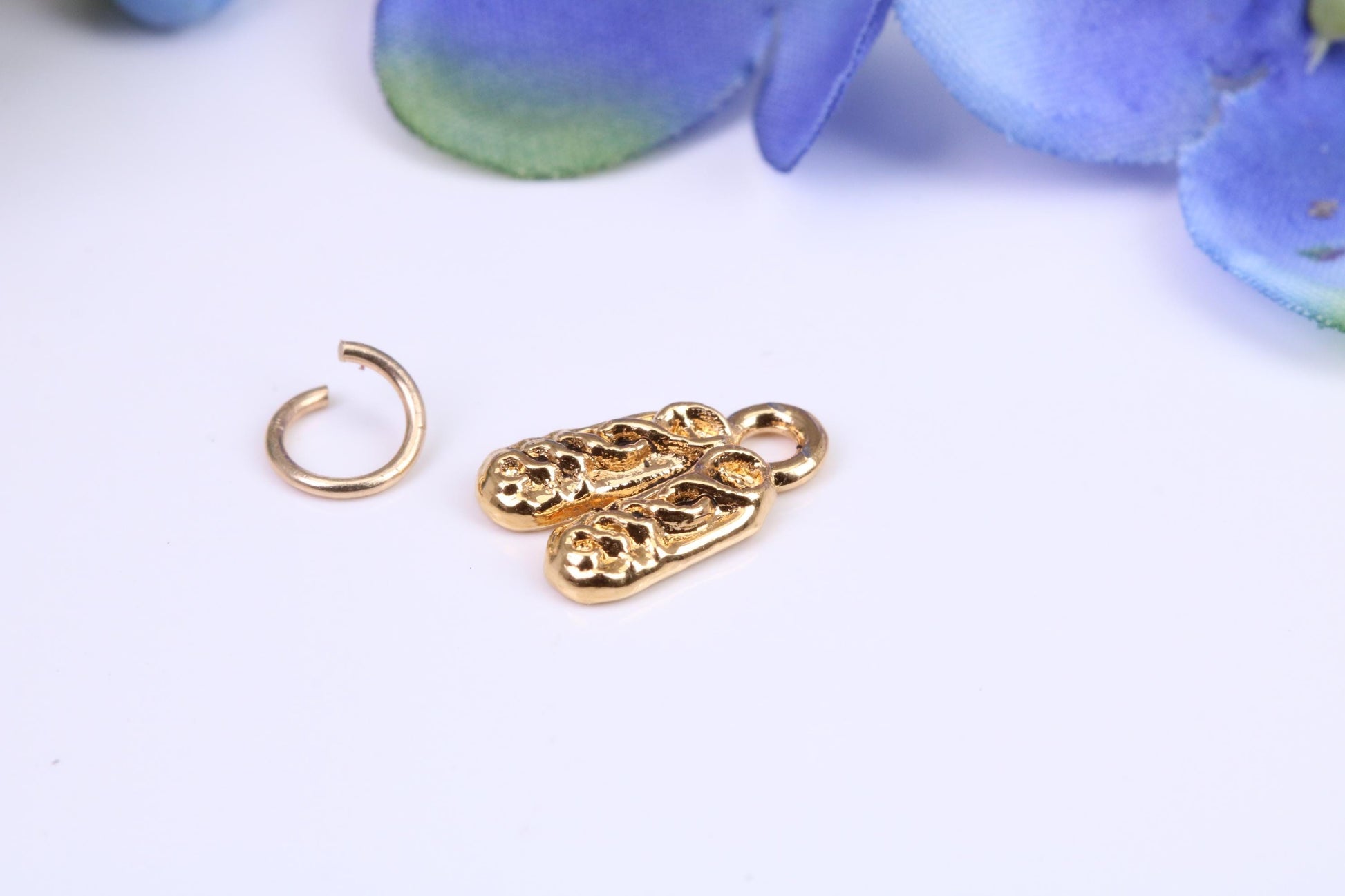 Baby Shoes Charm, Made from Solid Yellow Gold, British Hallmarked, Complete with Attachment Link