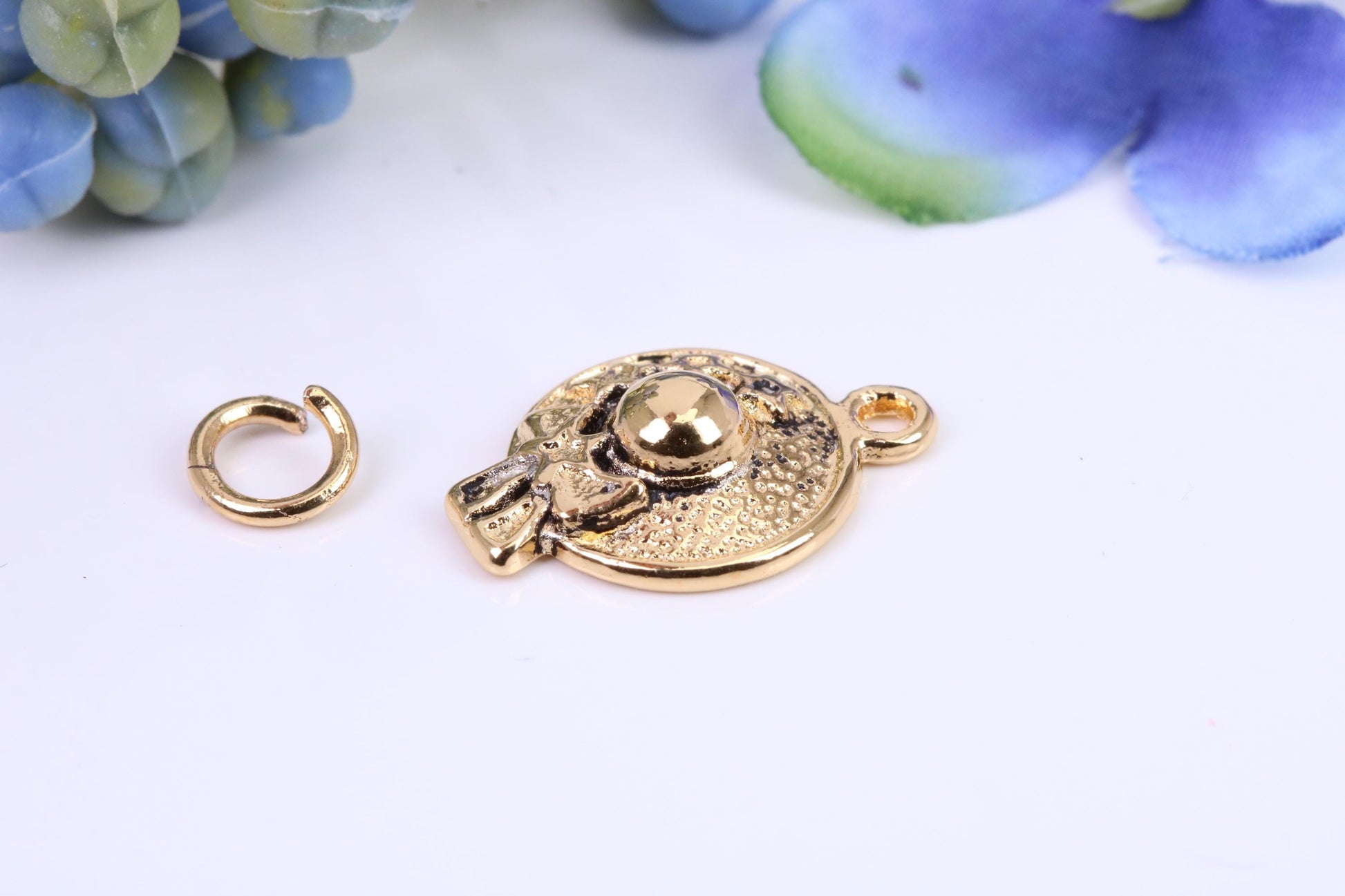 Sun Hat Charm, Made from Solid Cast Yellow Gold, British Hallmarked