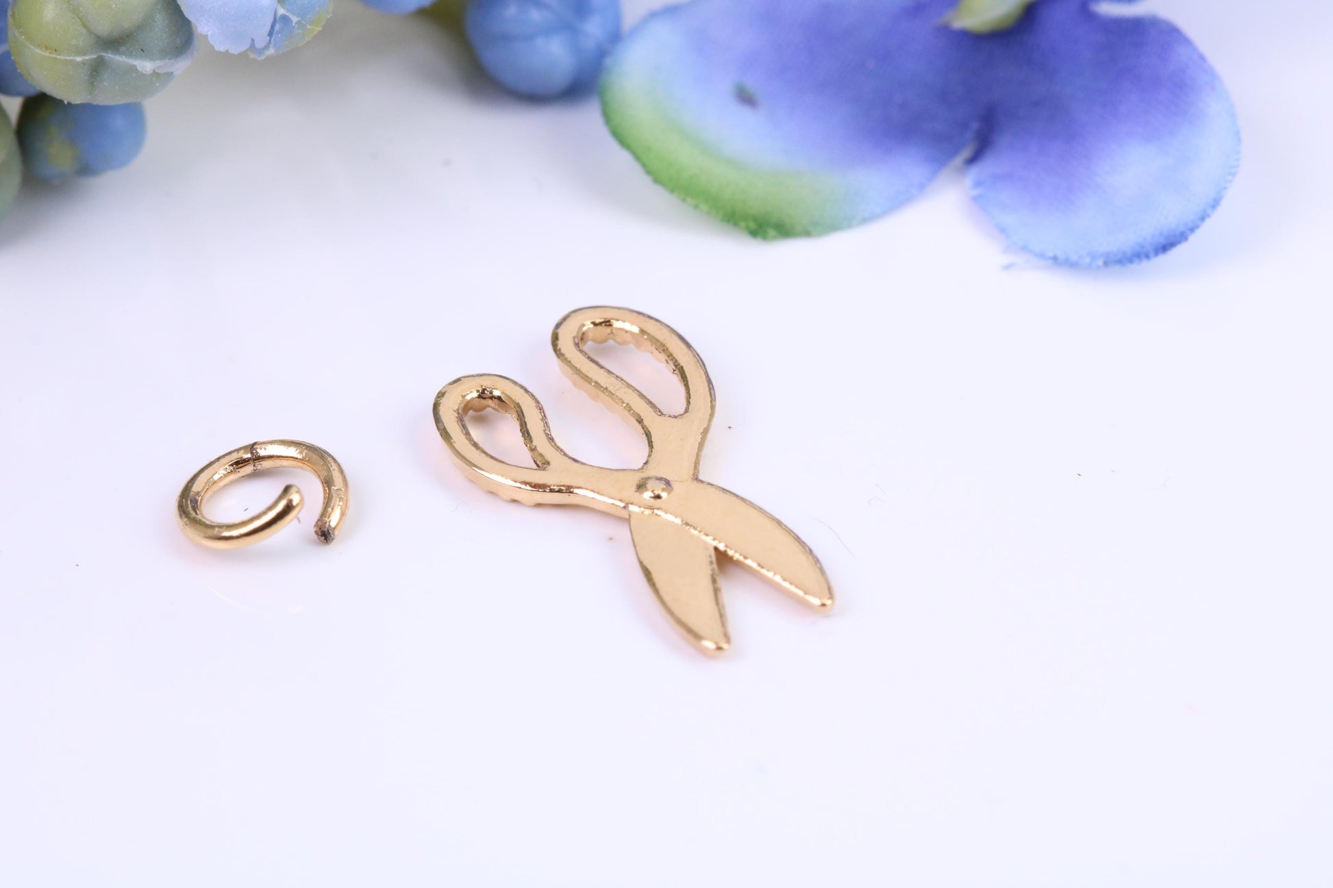 Scissor Charm, Traditional Charm, Made from Solid Cast Yellow Gold, British Hallmarked