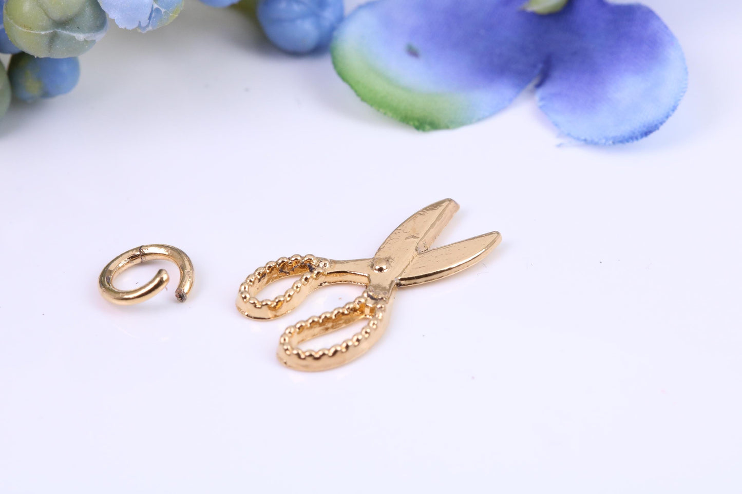 Scissor Charm, Traditional Charm, Made from Solid Cast Yellow Gold, British Hallmarked