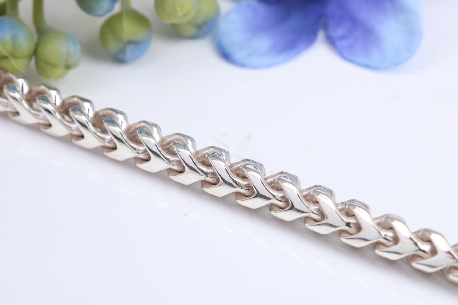 Gents heavy Byzantine Chain, made from solid Sterling Silver, 26 Inches Long x 5 mm wide, British Hallmarked