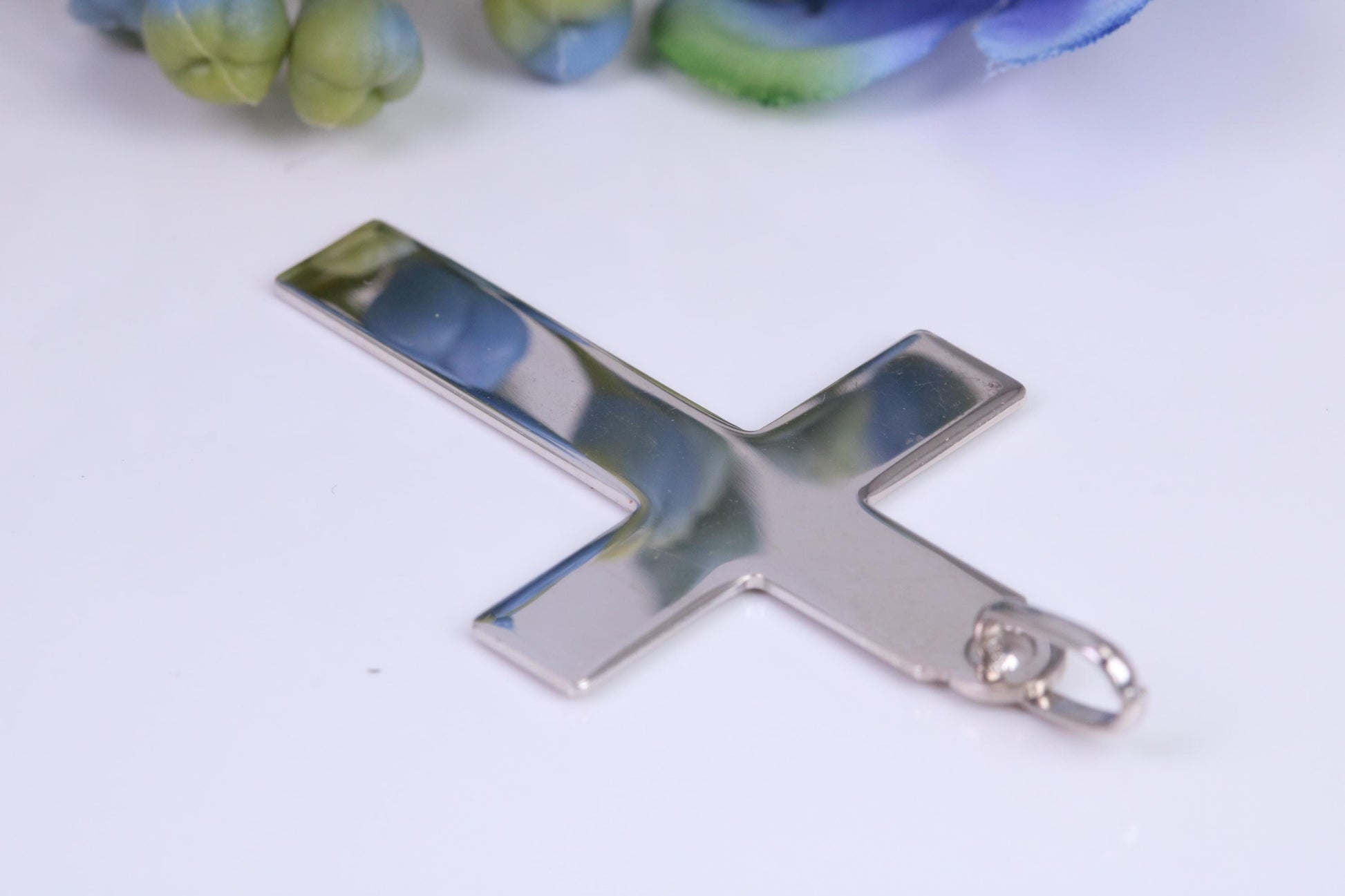 Simple Plain Polished Light Weight Cross, High Polished Finish, Made From Solid Cast Silver
