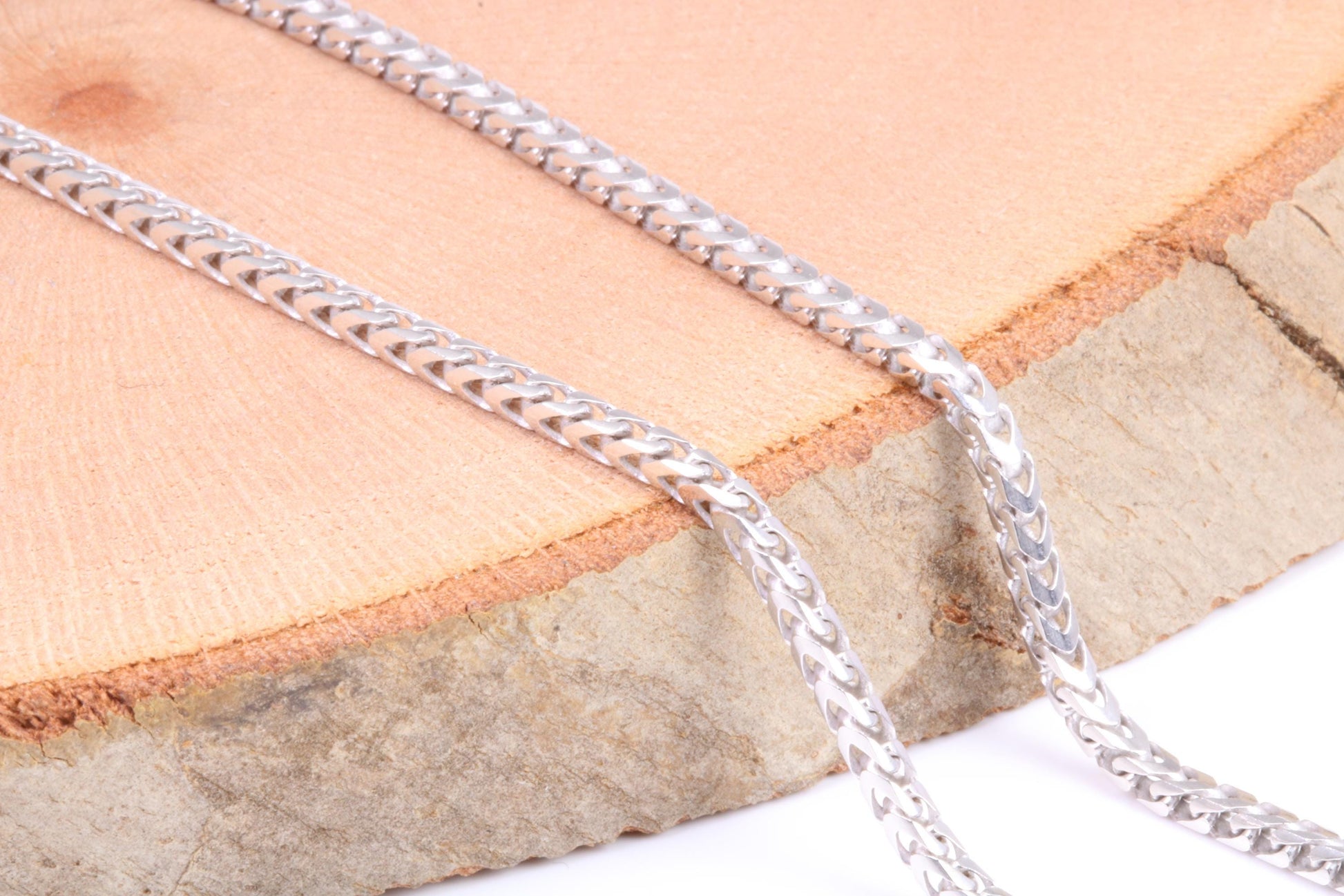 Gents heavy 34 inch Chain, made from solid Sterling Silver, 34 Inches Long x 2.3 mm wide, British Hallmarked