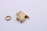USA Flag Charm, Traditional Charm, Made from Solid 9ct Yellow Gold, British Hallmarked, Complete with Attachment Link