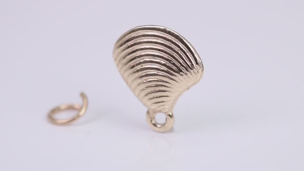 Sea Shell Charm, Traditional Charm, Made from Solid 9ct Yellow Gold, British Hallmarked, Complete with Attachment Link