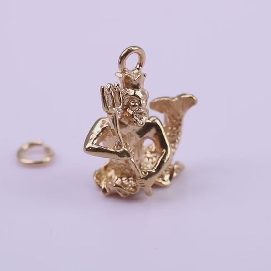 Aquarius Zodiac Sign Charm, Traditional Charm, Made from Solid 9ct Yellow Gold, British Hallmarked, Complete with Attachment Link