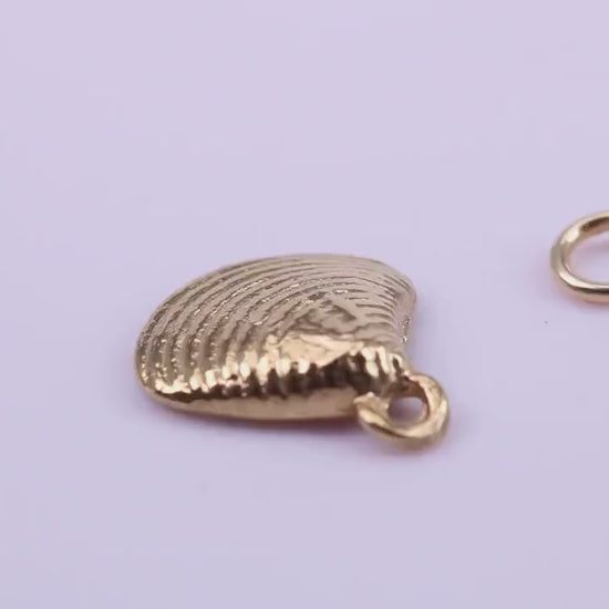 Sea Shell Charm, Traditional Charm, Made from Solid 9ct Yellow Gold, British Hallmarked, Complete with Attachment Link