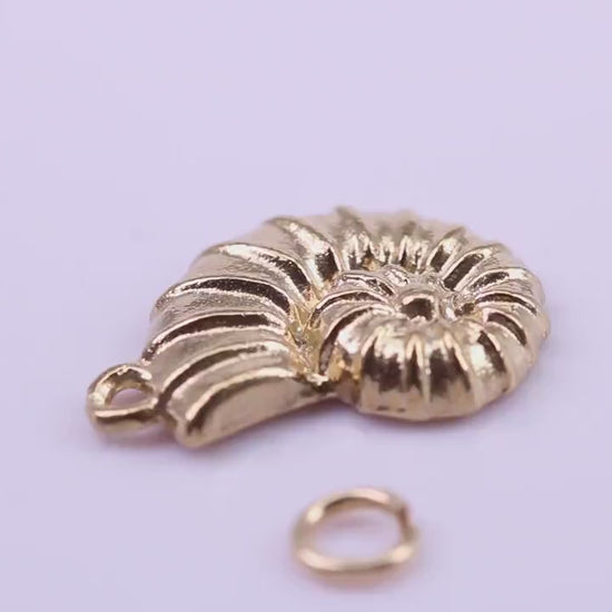 Sea Shell Charm, Traditional Charm, Made from Solid 9ct Yellow Gold, British Hallmarked, Complete with Attachment Link