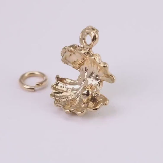 Pearl Shell Clam Charm, Traditional Charm, Made from Solid Yellow Gold, British Hallmarked, Complete with Attachment Link