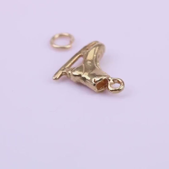 Ice Skate Charm, Traditional Charm, Made from Solid 9ct Yellow Gold, British Hallmarked, Complete with Attachment Link