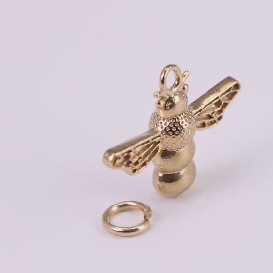 Bumble Bee Charm, Traditional Charm, Made from Solid Yellow Gold, British Hallmarked, Complete with Attachment Link