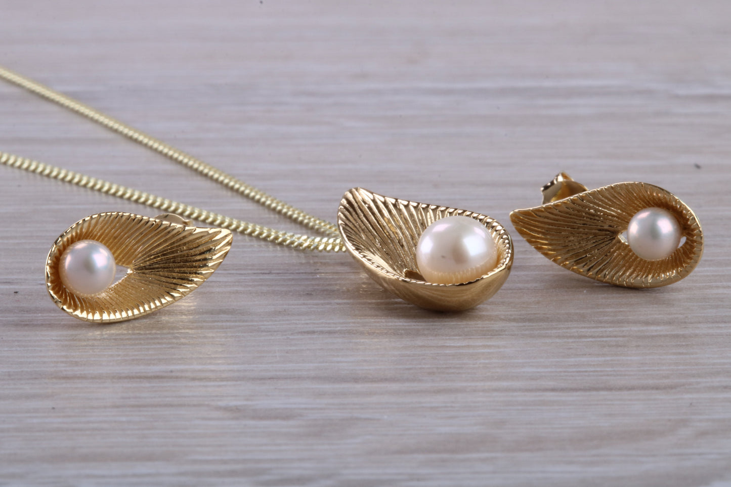Real Pearl Necklace and Matching Stud Earrings