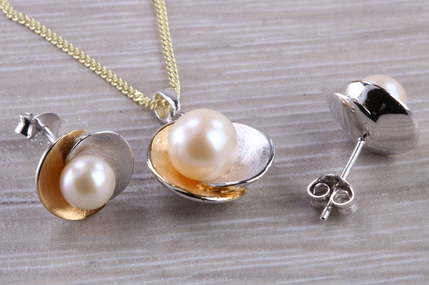 Real Pearl Necklace and Matching Stud Earrings