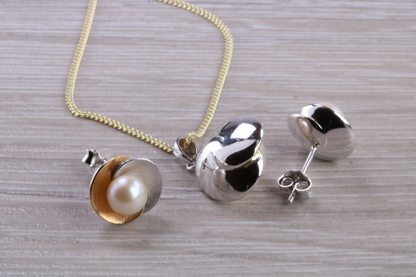 Real Pearl Necklace and Matching Stud Earrings