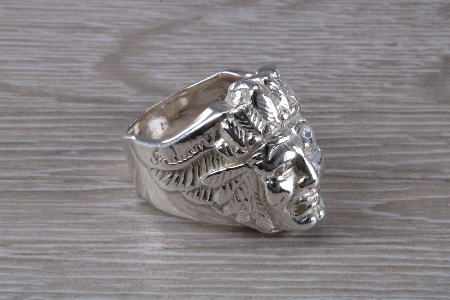 Large and heavy American Indian head ring,solid silver,unisex for ladies and gents,available in silver, yellow gold, white gold and platinum