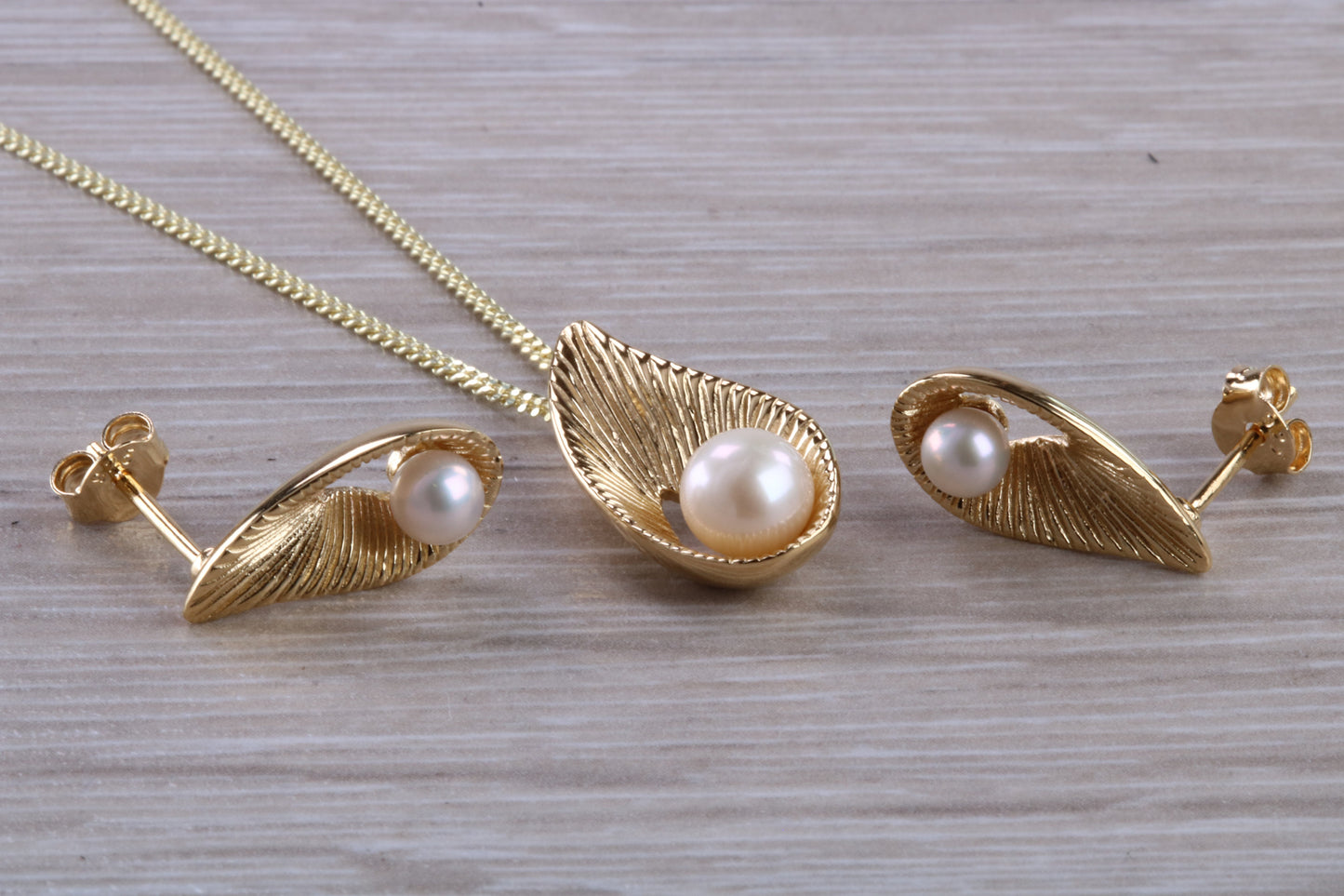 Real Pearl Necklace and Matching Stud Earrings