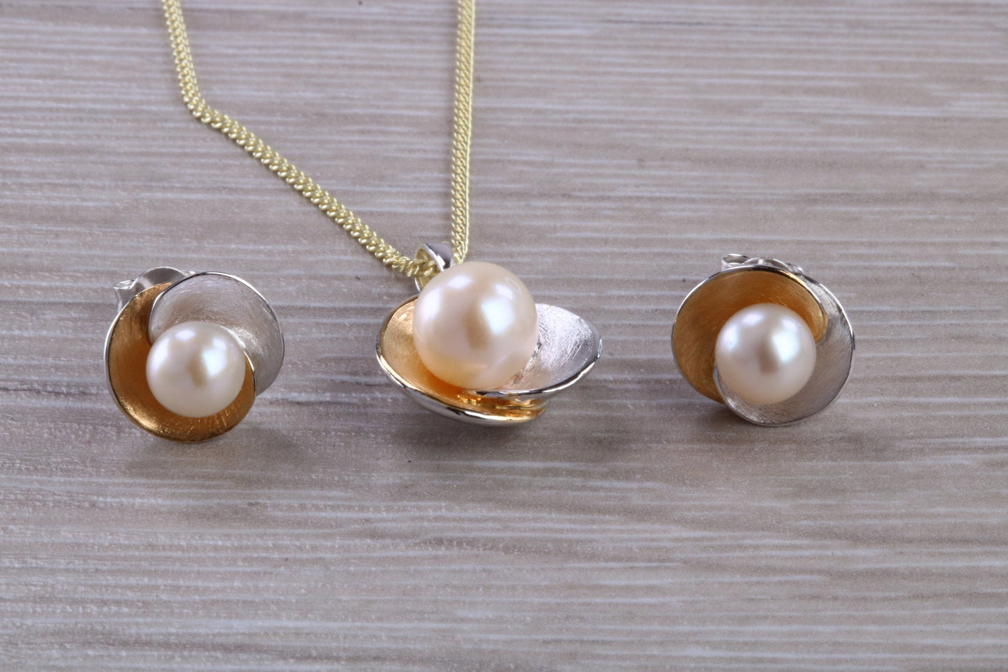 Real Pearl Necklace and Matching Stud Earrings