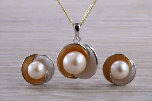 Real Pearl Necklace and Matching Stud Earrings