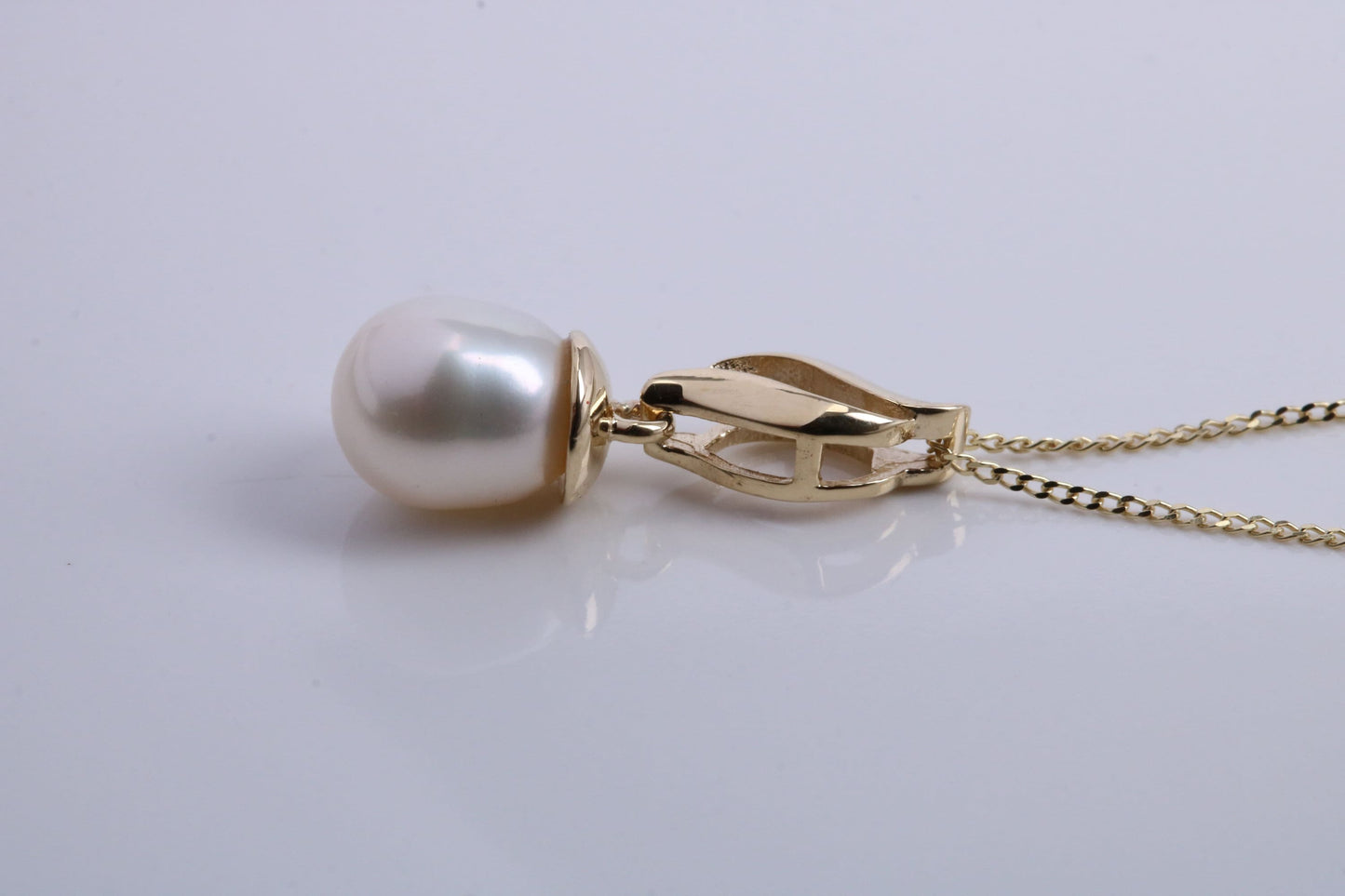 Natural Cultured Pearl Necklace set in Solid Yellow Gold Together with 18 Inch Yellow Gold Chain