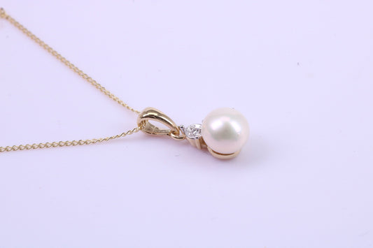 Natural Cultured Pearl Necklace set in Solid Yellow Gold Together with 18 Inch Yellow Gold Chain