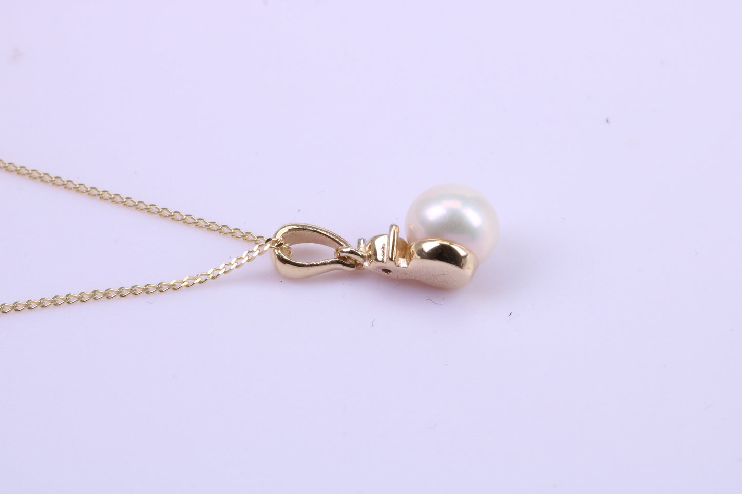 Natural Cultured Pearl Necklace set in Solid Yellow Gold Together with 18 Inch Yellow Gold Chain