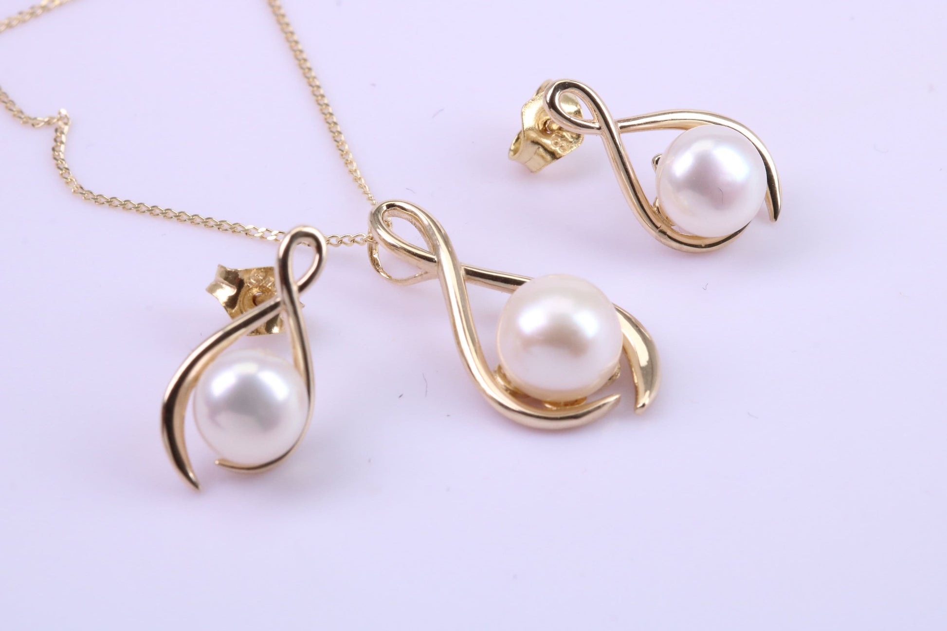 Real Pearl Necklace and Matching Earrings set in Solid Yellow Gold Together with 18 Inch Yellow Gold Chain