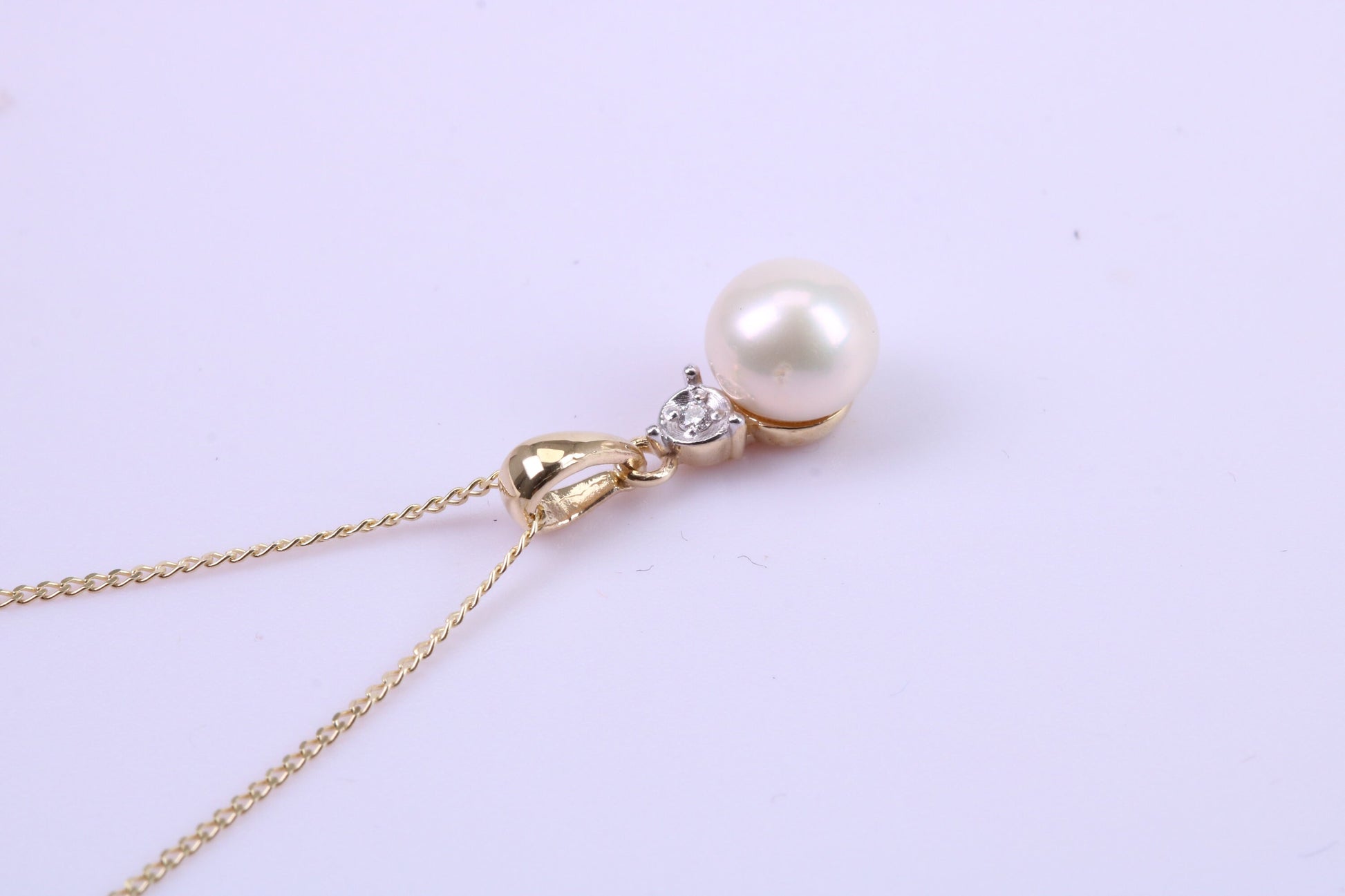 Natural Cultured Pearl Necklace set in Solid Yellow Gold Together with 18 Inch Yellow Gold Chain