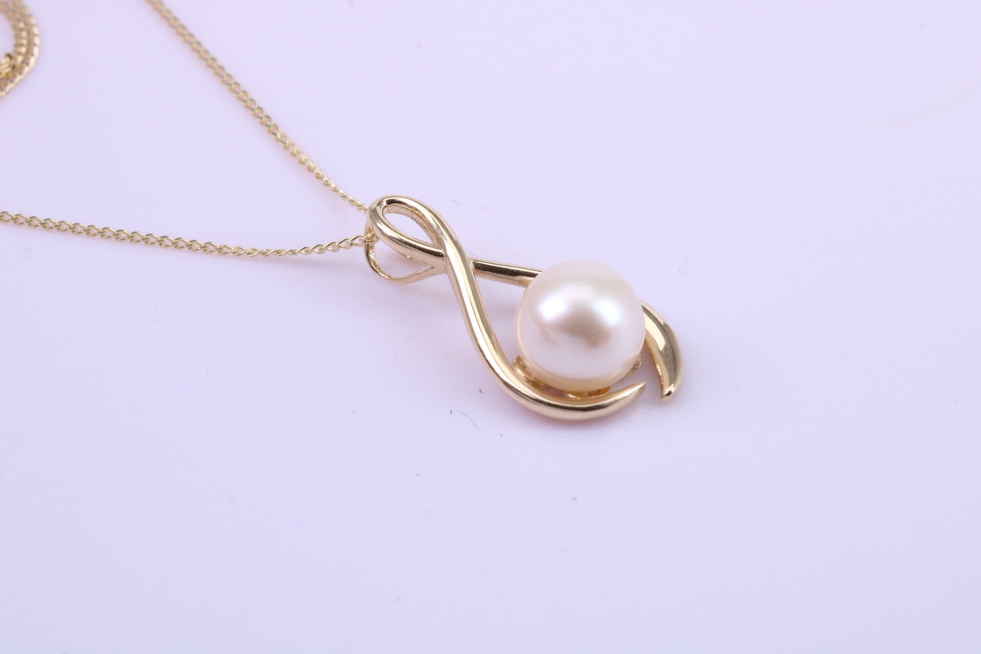 Natural Cultured Pearl Necklace set in Solid Yellow Gold Together with 18 Inch Yellow Gold Chain