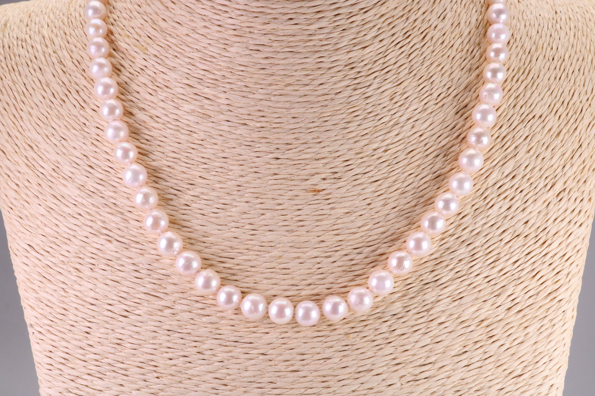 Beautiful South Sea Akoya Pearl Necklace, set with Silver Clasp, 6-7 mm Akoya Pearl, 16 inch Long Strands